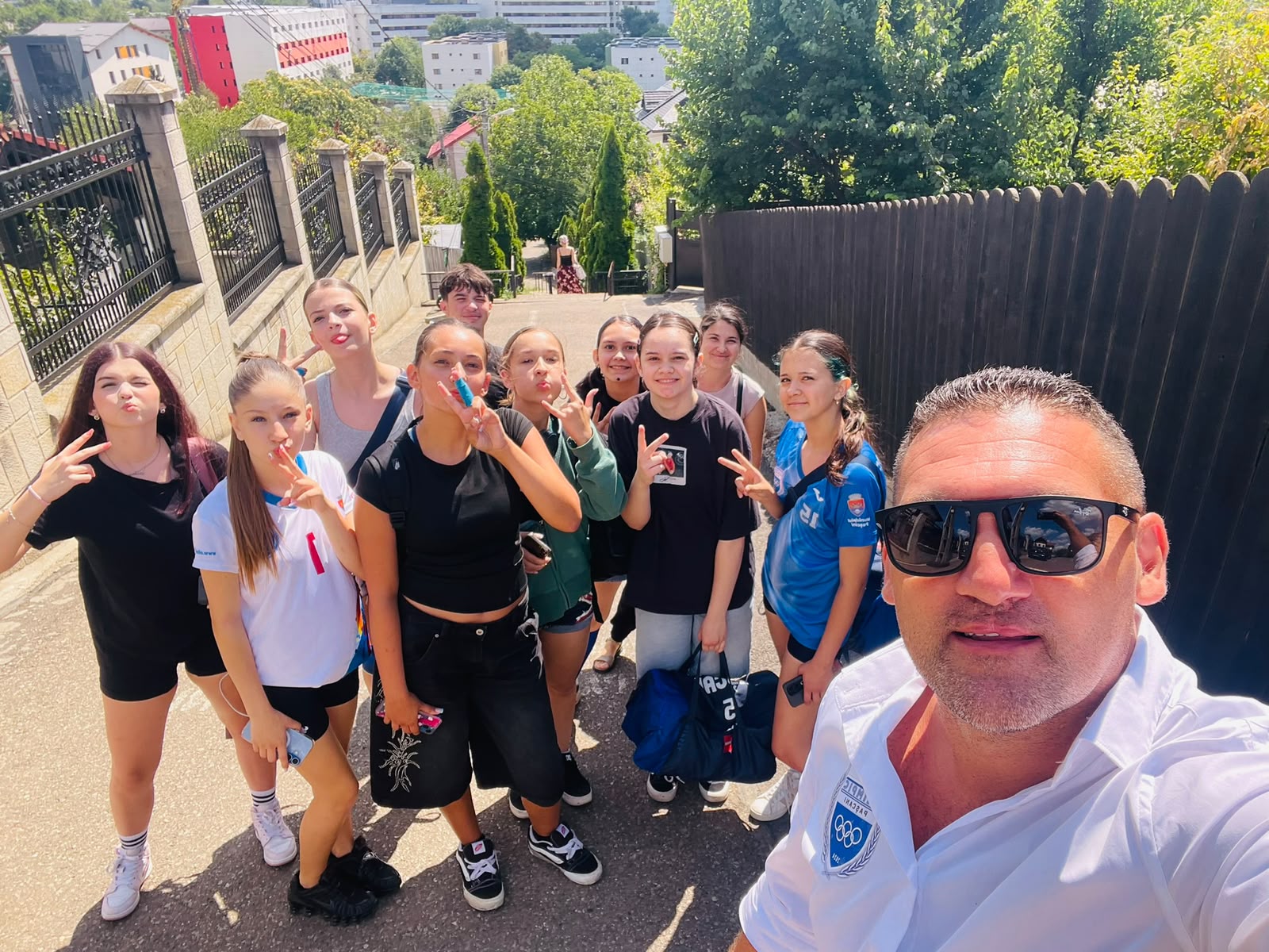 O întâlnire frumoasă, între prieteni ai voleiului 🏐